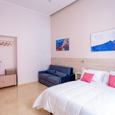 Leone Suites Toledo เนเปิลส์ ภายนอก รูปภาพ