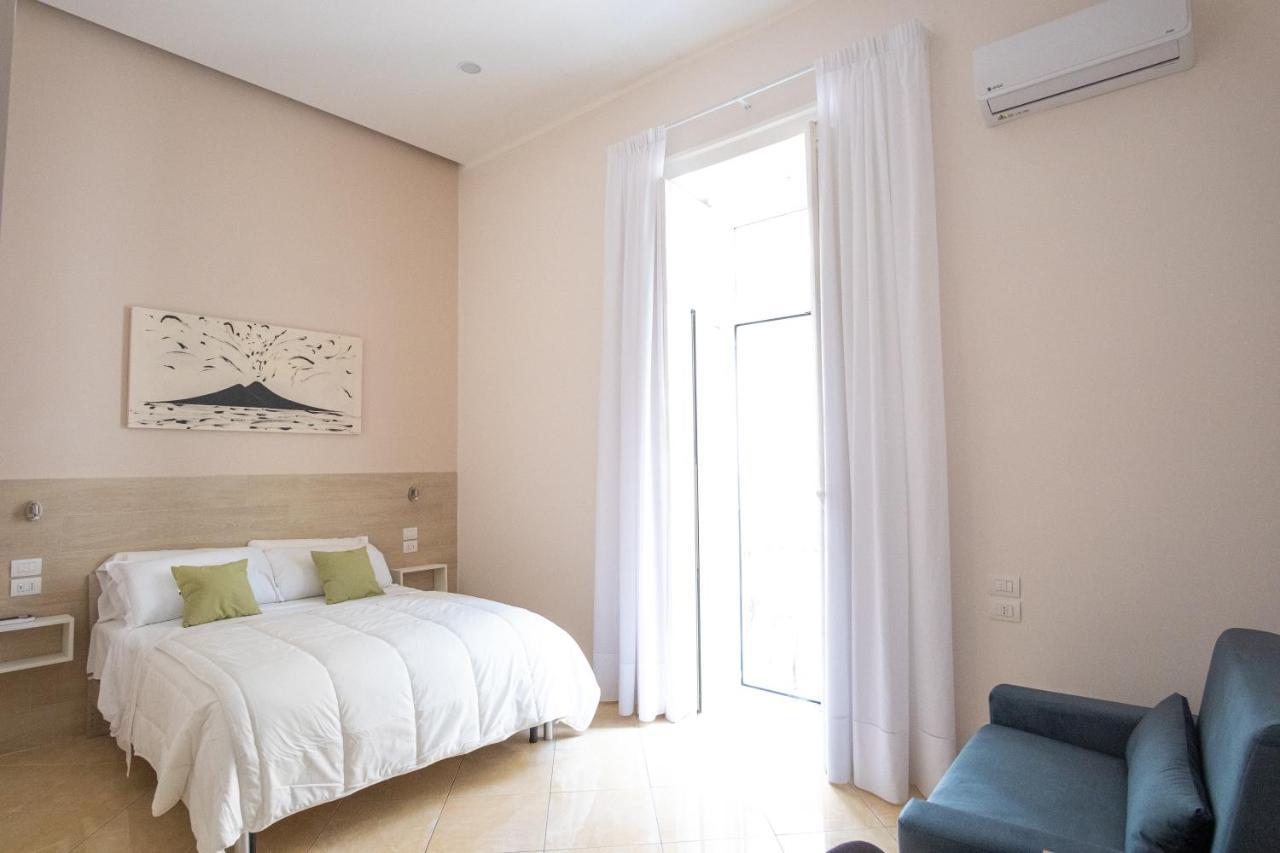 Leone Suites Toledo เนเปิลส์ ภายนอก รูปภาพ