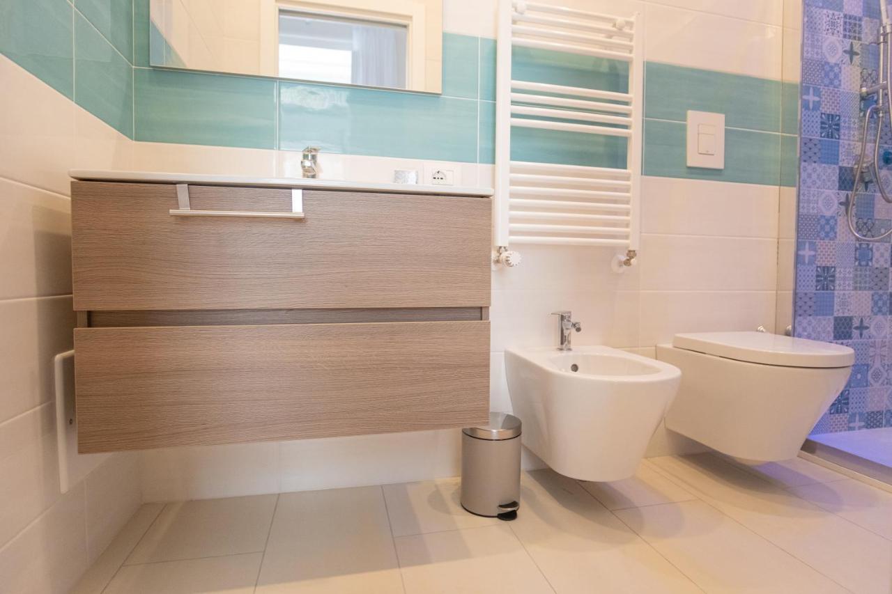 Leone Suites Toledo เนเปิลส์ ภายนอก รูปภาพ