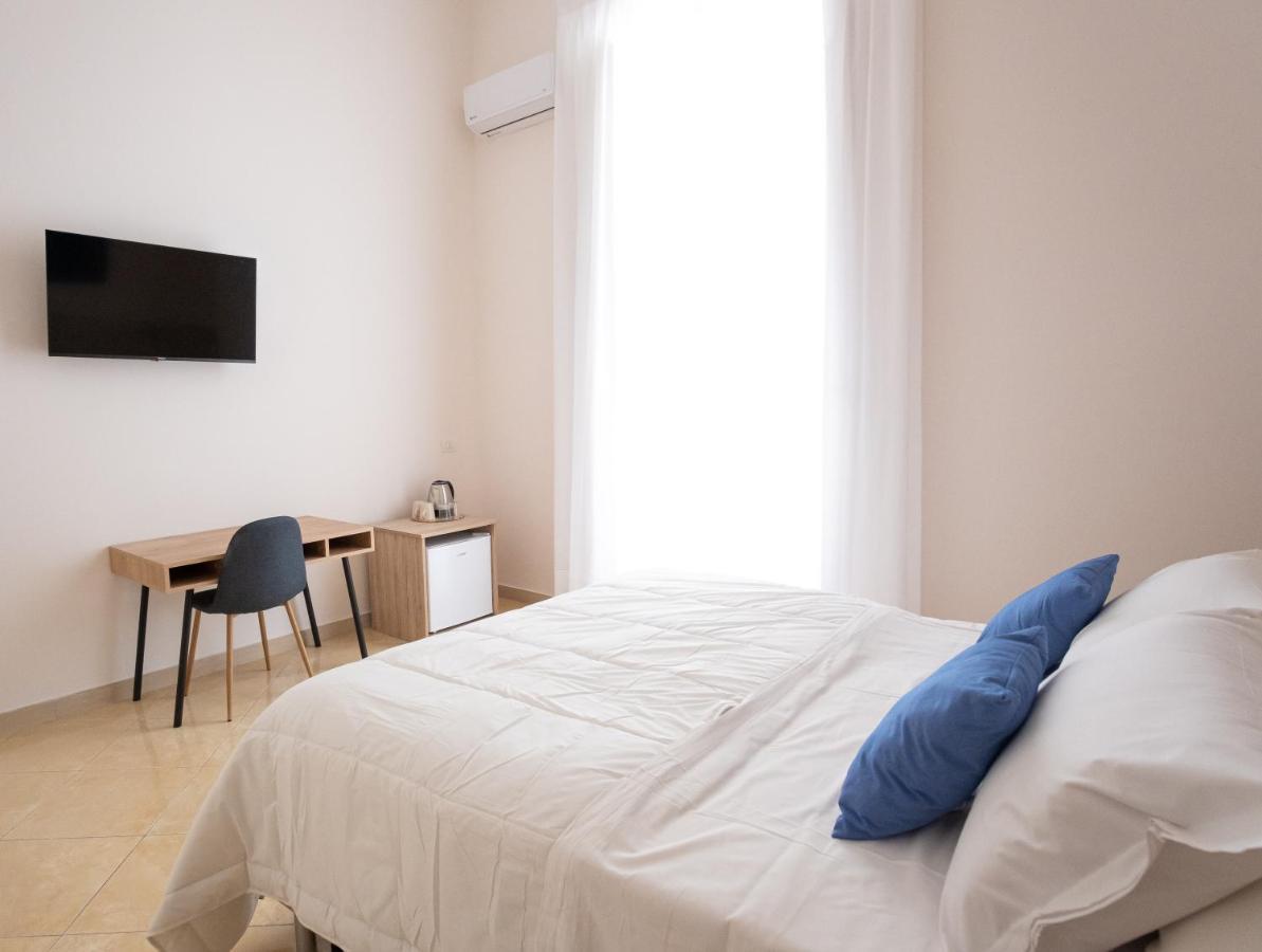 Leone Suites Toledo เนเปิลส์ ภายนอก รูปภาพ