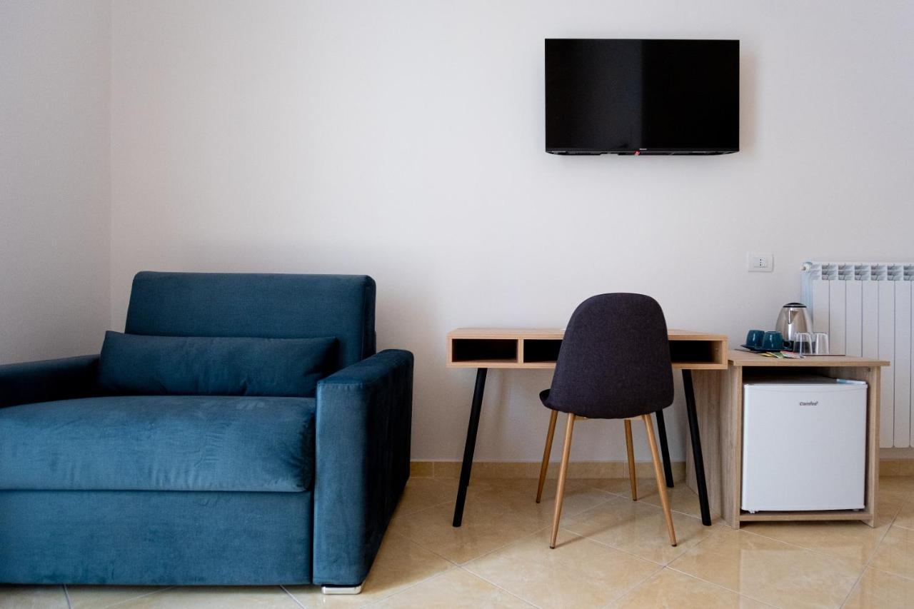 Leone Suites Toledo เนเปิลส์ ภายนอก รูปภาพ