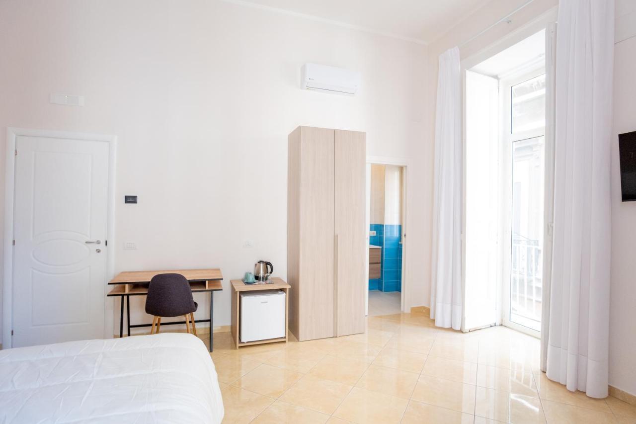 Leone Suites Toledo เนเปิลส์ ภายนอก รูปภาพ